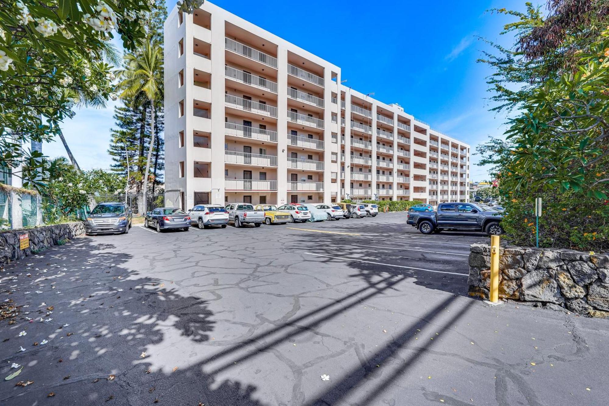 Kailua-Kona Condo With Balcony Walk To The Beach! Exterior photo